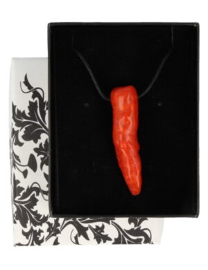 Chili Koraal hanger aan waskoord (imitatie)
