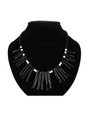 Coral black necklace (imitation) with pearls