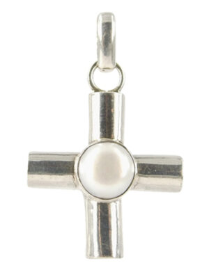 Parel hanger in zilver breed kruis