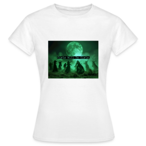Wit dames T-shirt met Girls Will Be Girls print van dansende heksen onder een grote volle maan in een donkere, mystieke setting.